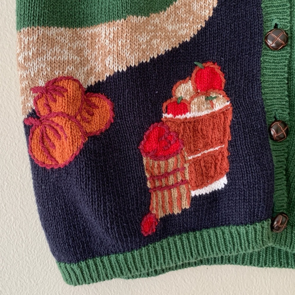 Vintage Hand Embroidered Apples Pumpkins Sheep Farm Scene Fall Sweater Vest M - Picture 5 of 11